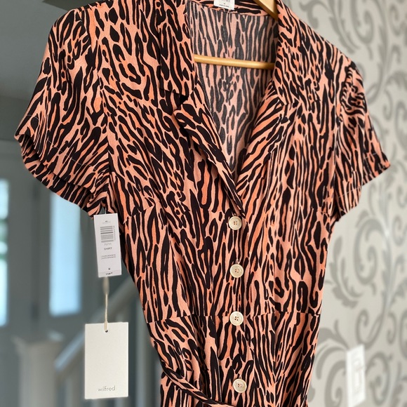 *SOLD* M Aritzia Dress. Colour Lava/Orange. NWT - Picture 7 of 11